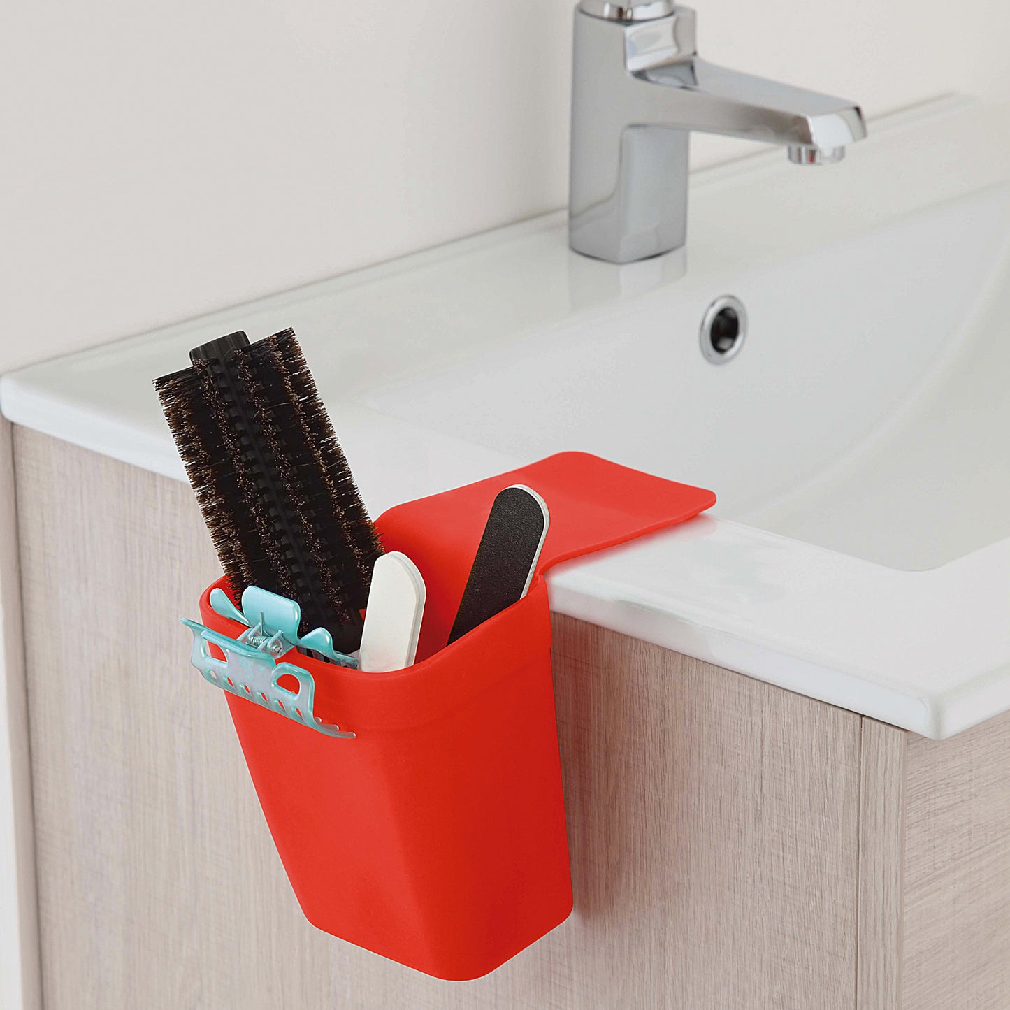 immagine-2-feridras-tasca-portatutto-organizer-in-silicone-con-ventose-4-colori-assortiti-feridras-ean-8033237841490