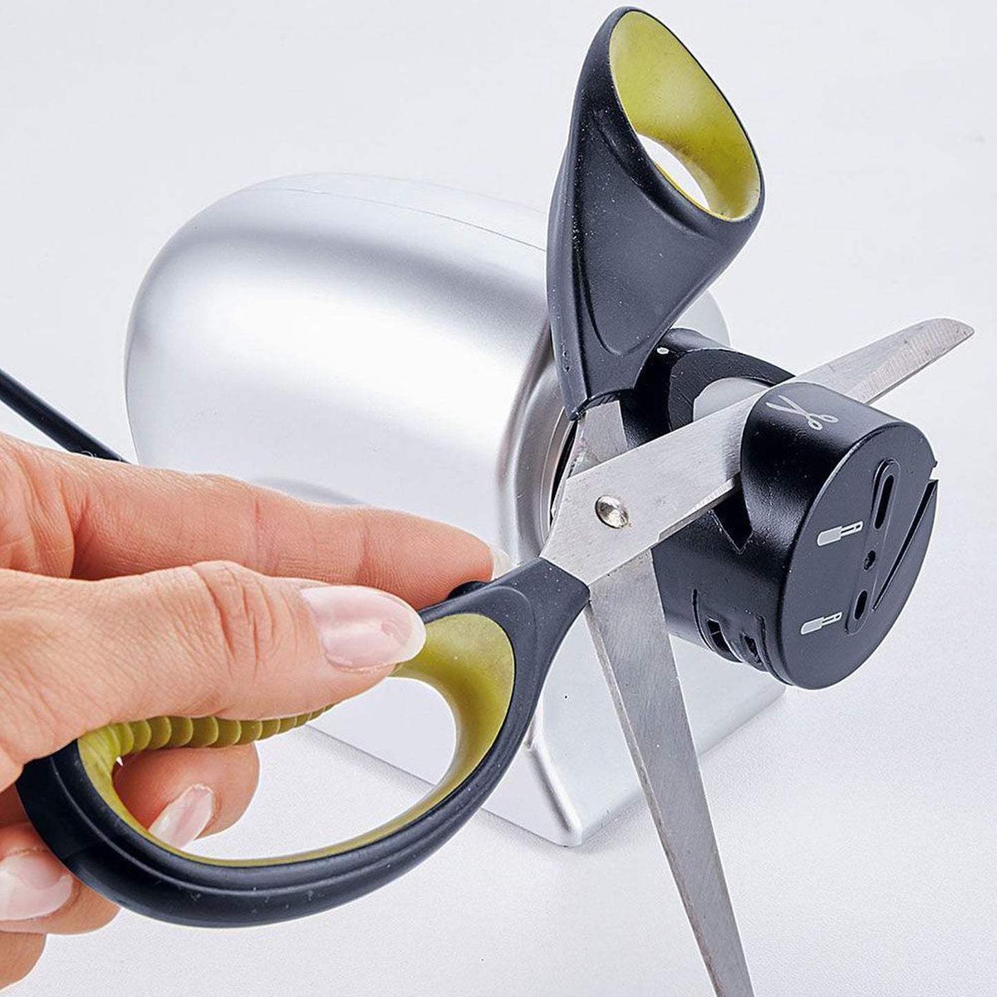 immagine-3-genius-ideas-affilatore-per-coltelli-universale-elettrico-ean-3574590065406