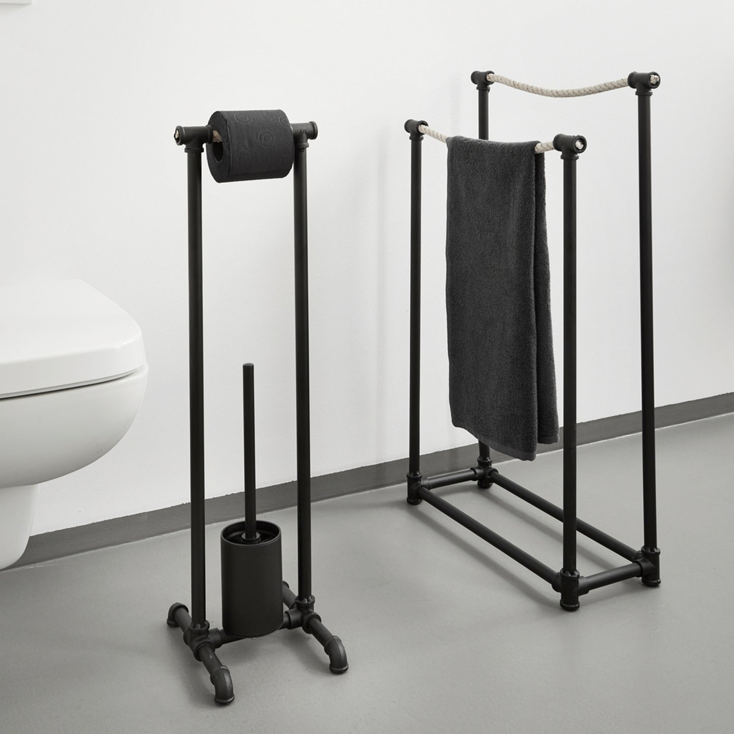 immagine-3-wenko-piantana-porta-salviette-osuna-nero-ean-4008838256763