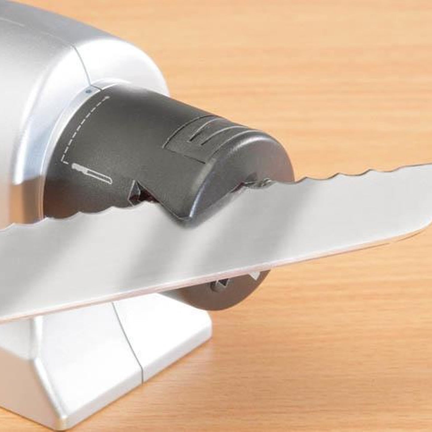 immagine-5-genius-ideas-affilatore-per-coltelli-universale-elettrico-ean-3574590065406