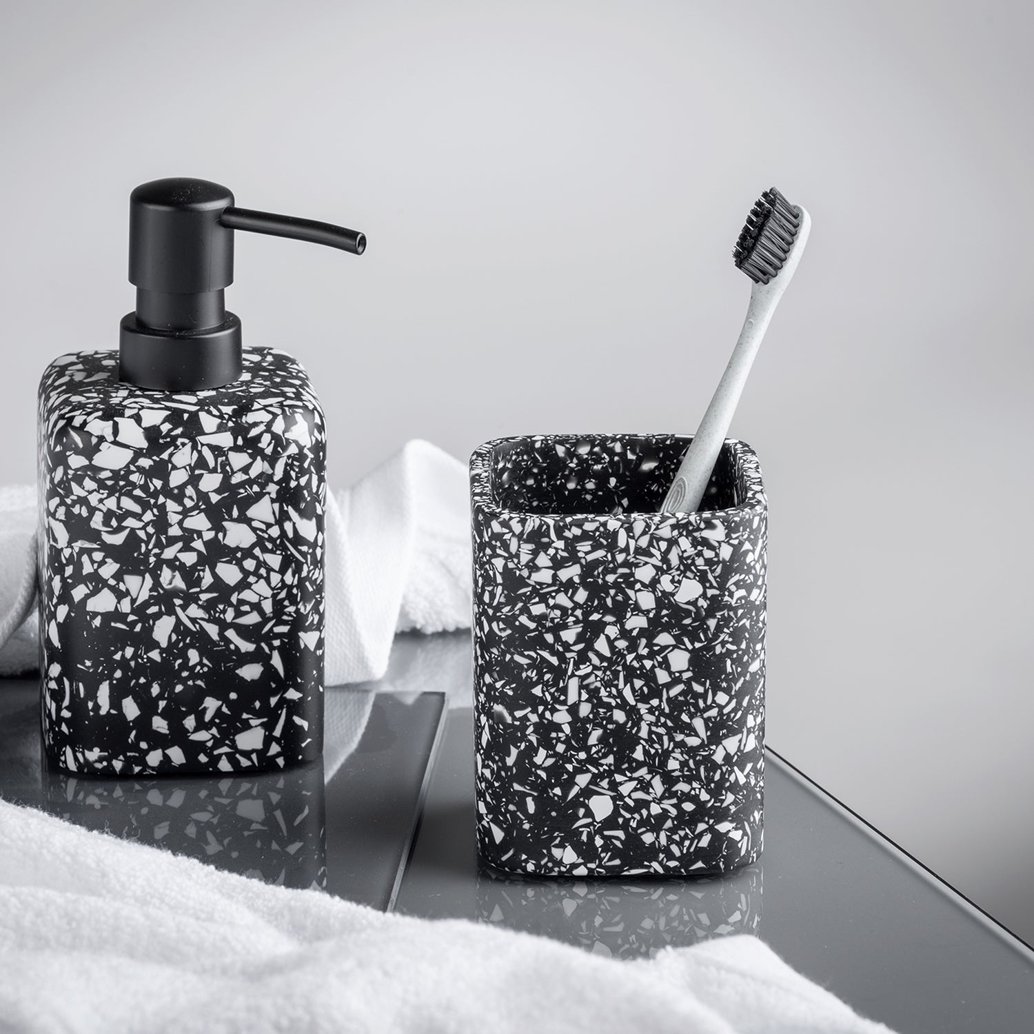 immagine-10-wenko-tazza-spazzolino-da-denti-terrazzo-nero-portaspazzolino-ean-4008838339633