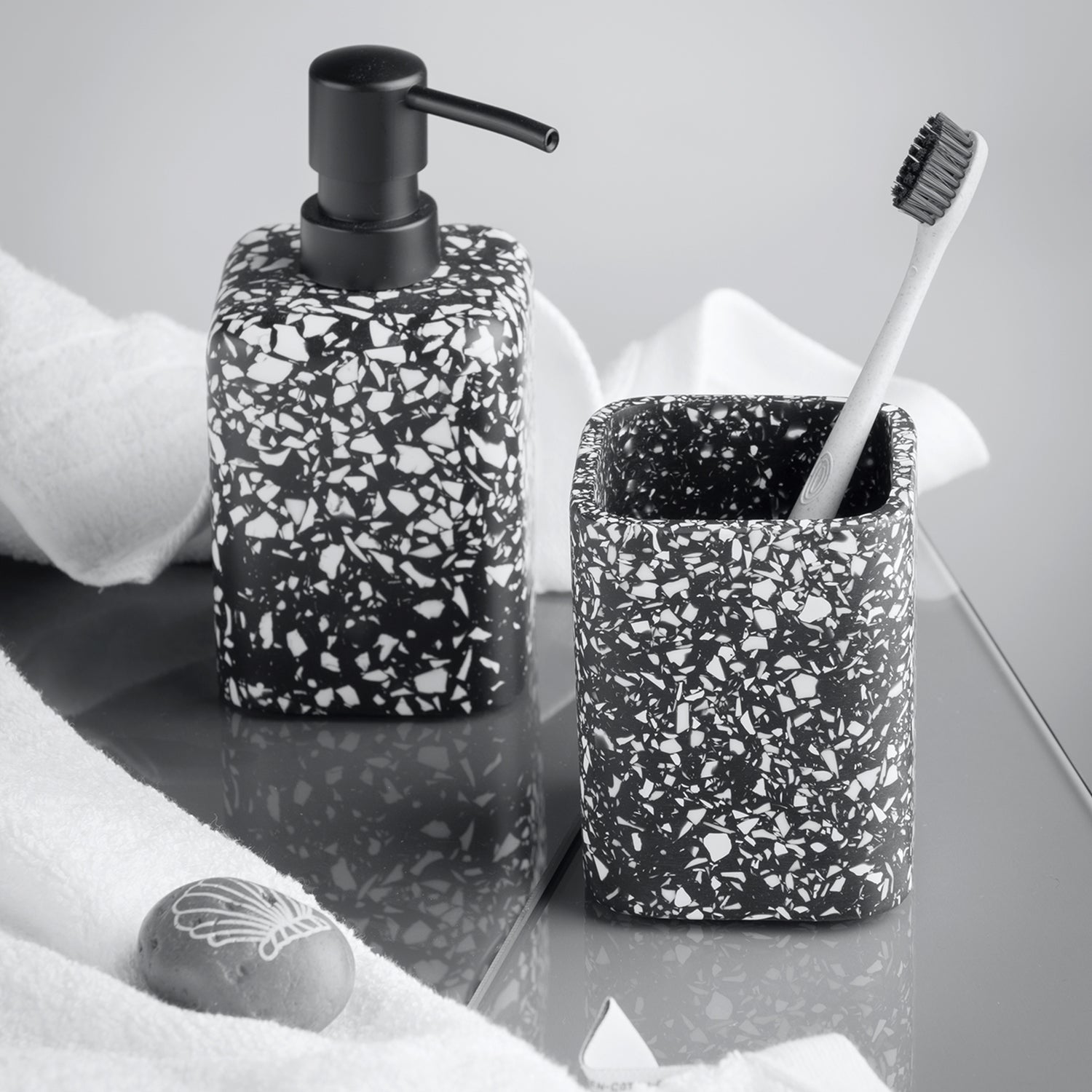 immagine-11-wenko-tazza-spazzolino-da-denti-terrazzo-nero-portaspazzolino-ean-4008838339633