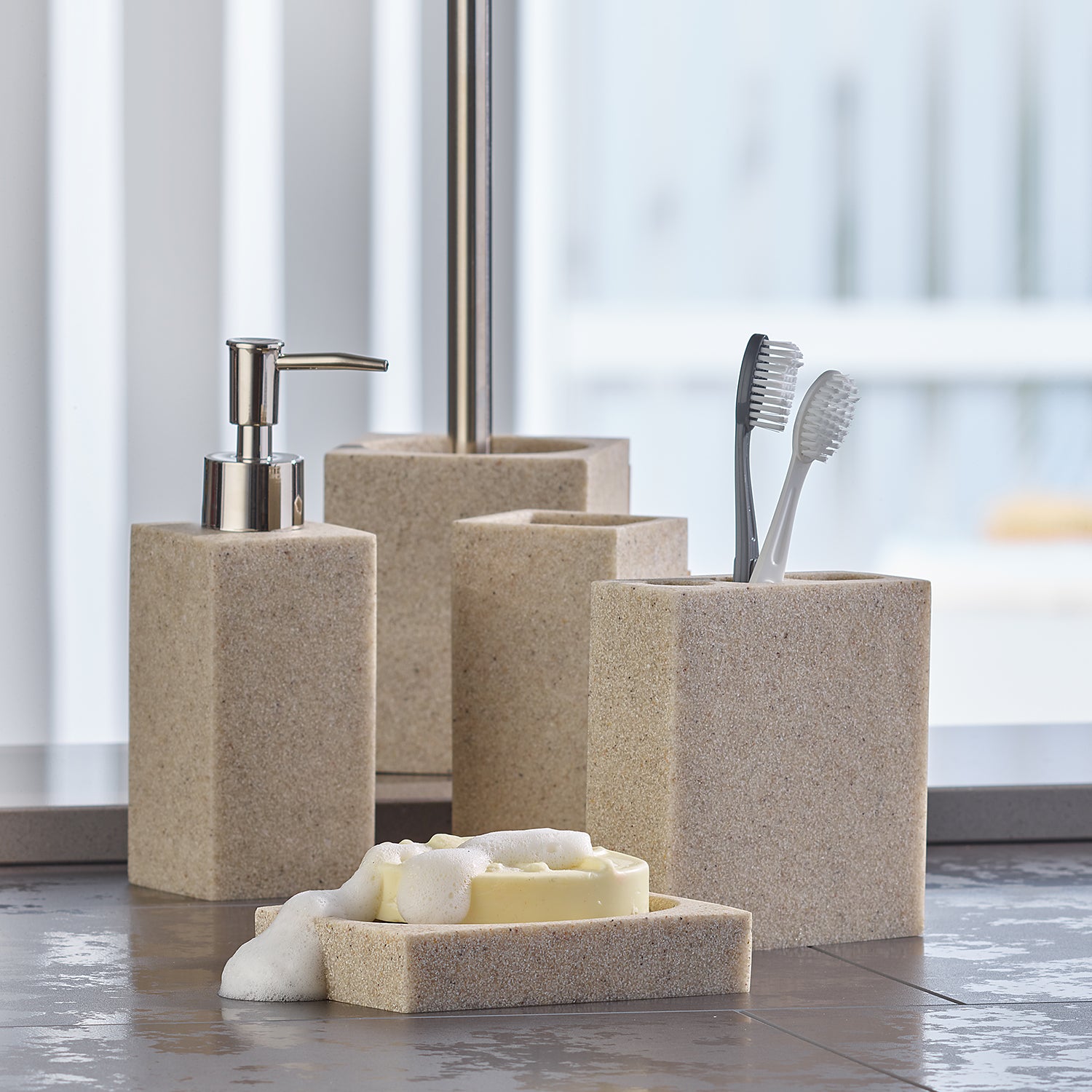 immagine-2-axentia-bicchiere-portaspazzolini-venedig-beige-ean-4005437178755