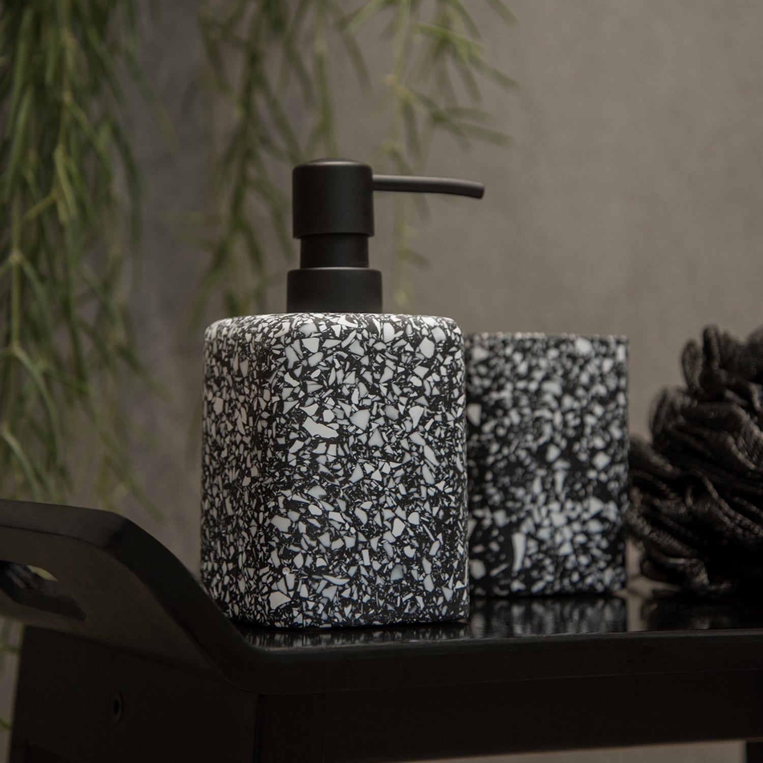 immagine-3-wenko-tazza-spazzolino-da-denti-terrazzo-nero-portaspazzolino-ean-4008838339633
