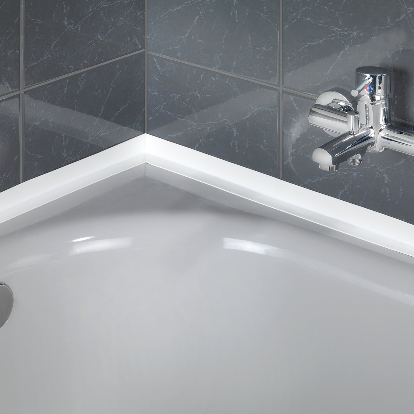 immagine-5-wenko-nastro-sigillante-per-vasca-e-doccia-35m-ean-4008838914038