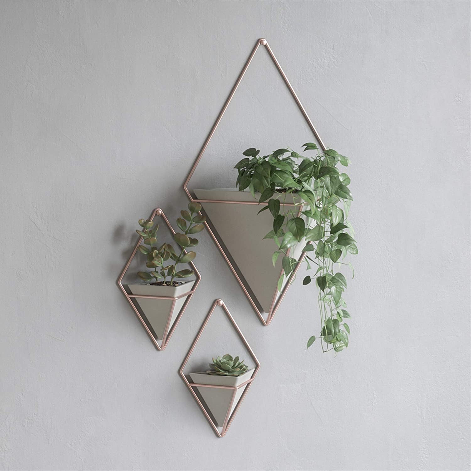 immagine-8-umbra-vaso-fioriera-decorativa-da-parete-39x22cm-pietrarame-ean-028295469661