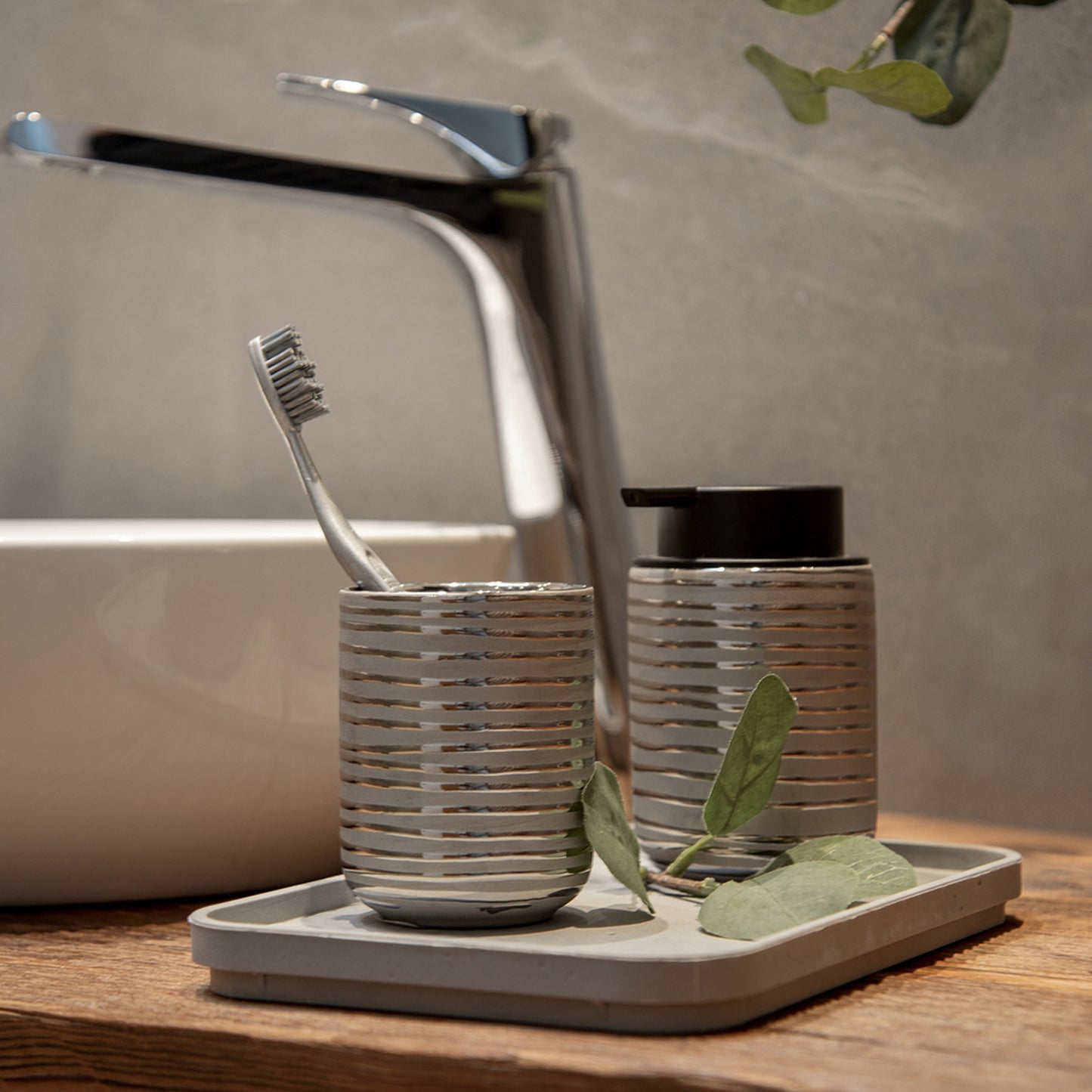 immagine-8-wenko-tazza-spazzolino-da-denti-vilalba-portaspazzolino-in-ceramica-ean-4008838338087