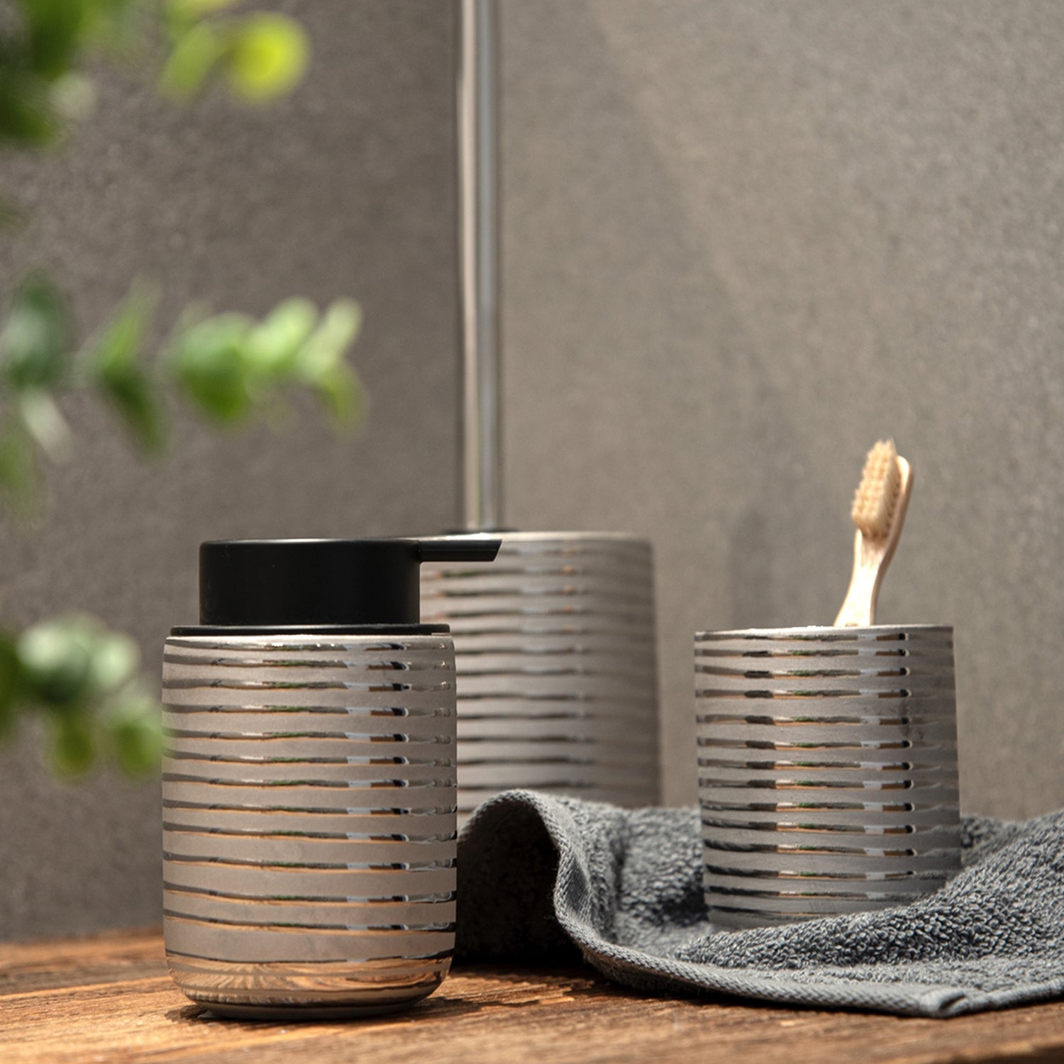immagine-9-wenko-tazza-spazzolino-da-denti-vilalba-portaspazzolino-in-ceramica-ean-4008838338087